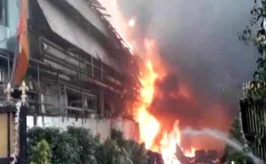 Massive Fire Erupts at Chemical Solvent Unit in Hyderabad’s Jeedimetla; Firefighting Operations Underway