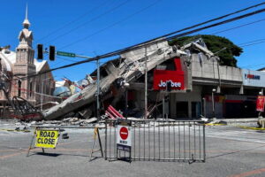 7.8 Magnitude earthquake hits Philippines