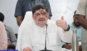 People should celebrate festivals voluntarily without any control: Ponnam Prabhakar